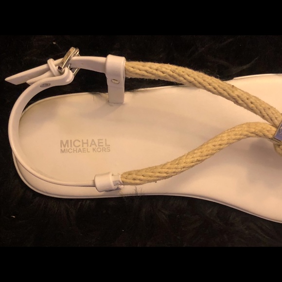 Michael KORS Knotted T-Strap Sandals - Picture 5 of 7